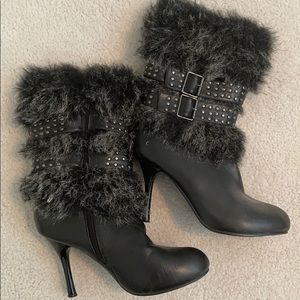Fur boots